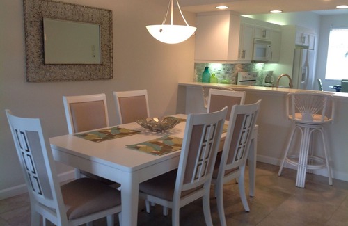 Naples Condo | Really nice renovated condo