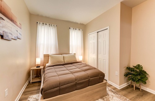 West Philadelphia House | Rebecca's Residence - Luxurious, Elegant & Comfortable Family-Sized Home!