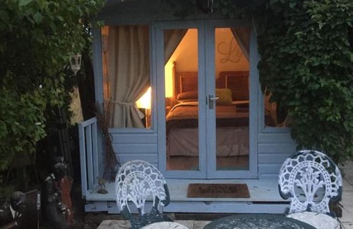 Penrith Bed & Breakfast | Rebels Hide -Self check in rooms