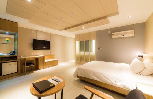 Ingye-dong Hotel | Reborn Suwon Silkroad Hotel
