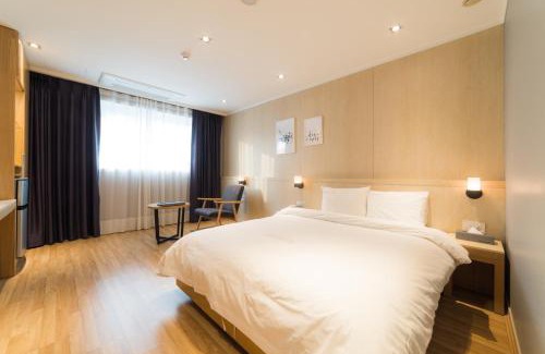 Ingye-dong Hotel | Reborn Suwon Silkroad Hotel