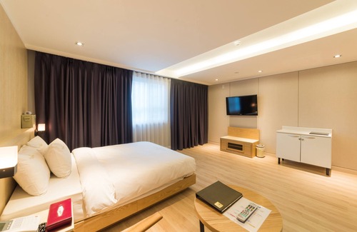 Ingye-dong Hotel | Reborn Suwon Silkroad Hotel