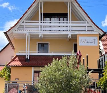 Schweigen-Rechtenbach House | Rebstöckel