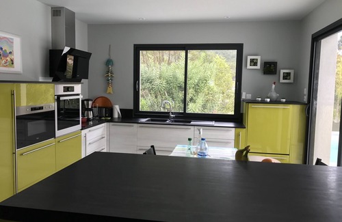 Carqueiranne House | Recent cubic house near the beach