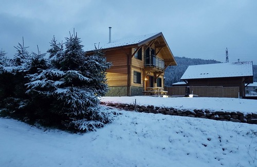 Gerbepal Ski Chalet | Recent fenced chalet view of nature and mountains wifi charges included