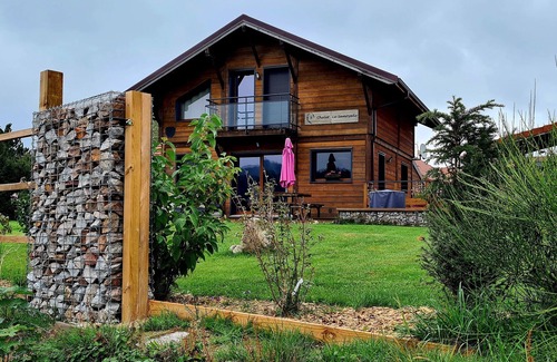 Gerbepal Ski Chalet | Recent fenced chalet view of nature and mountains wifi charges included