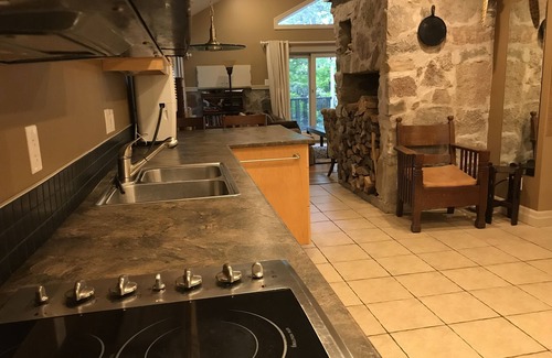Tweed Cottage | RECENT LISTING: Elegant Living Space; Nature Lover's Haven; Chef's Paradise