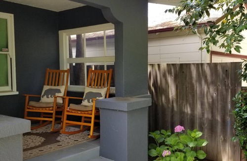 West Atherton House | Recently remodeled bungalow home within blocks of downtown Menlo Park