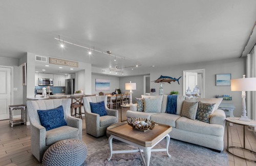 Holiday Isle Condo | Recently Remodeled- Harbor View - Private Beach - Pool - Hot Tub - Boat Slip