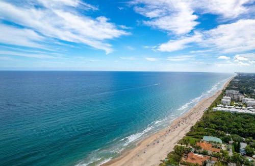 Briny Breezes Apartment | Recently Remodeled + Mins from Beach and Downtown
