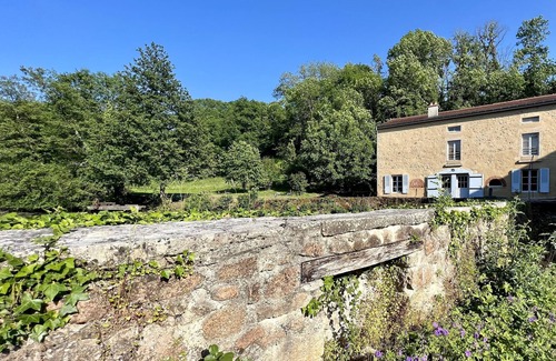 Semur-en-Auxois Apartment | Recently Renovated Riverside Sanctuary set in 5 Acres With 14 Meter Heated Pool