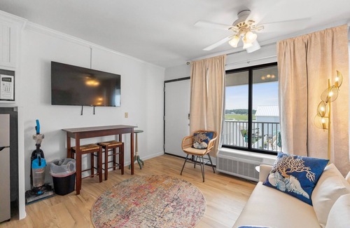 Ocean Isle Beach Condo | Recently Renovated the Queen's View Beach Condo at Causeway Inn!