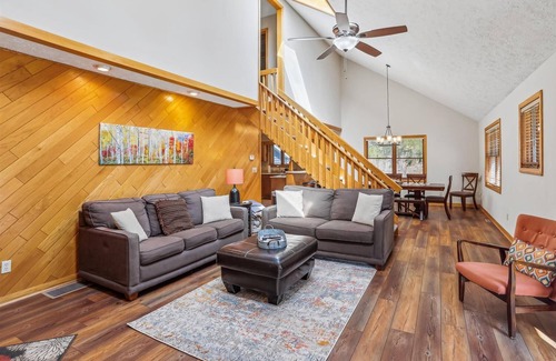 Timberline House | Recently renovated and freshly decorated-welcome to Mountain Getaway!