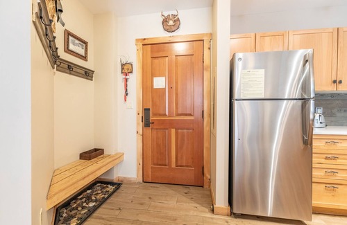 River Run Condo | Recently Renovated, Village/Partial Slope Views, Walk to Lifts, Shops, Dining