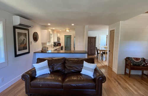 Corvallis House | Recently Updated - 3 Blocks to Downtown and OSU!