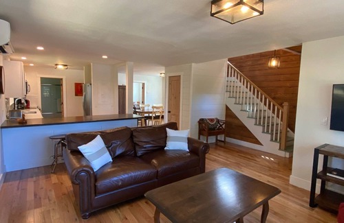 Corvallis House | Recently Updated - 3 Blocks to Downtown and OSU!