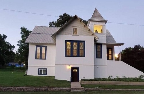 Cotter House | ❤️ Reclaimed history! Walk to the White River & café❤️