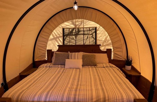 Mineral Wells RV Rental | Recreational vehicle (RV) ∙ 1 bedroom ∙ 4 guests
