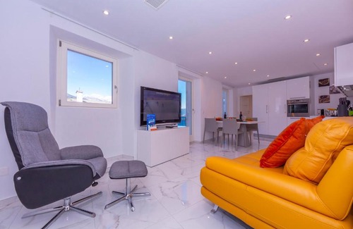 Ronco sopra Ascona Apartment | Red And Yellow Apartments - Happy Rentals