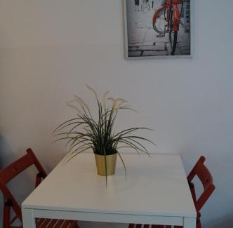 Lodz Apartment | Red Apartament