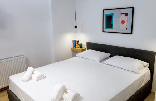 Kastoria Apartment | Red apple