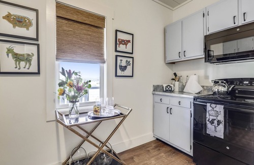 Swanton House | Red Barn Inn Room 6: Lake Access, Par3 Golf, Fish