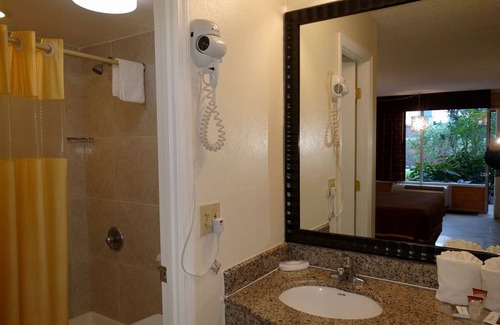 Fort Lauderdale Hotel | Red Carpet Inn Airport and Cruise Port Hotel Fort Lauderdale