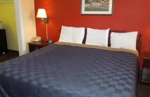 East Texas Hotel | Red Carpet Inn Allentown Hausman Road