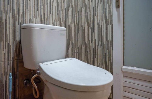 Karanganyar Hotel | Red Chilies Hill Hotel