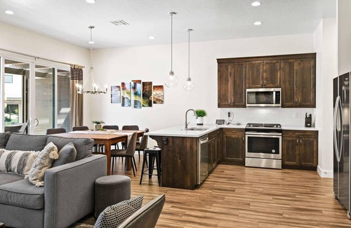 Santa Clara House | Red Cliffs Retreat - Ping Pong Table - Gaming Systems