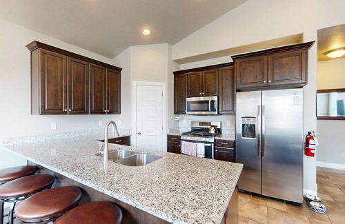 Sienna Hills House | Red Cliffs Townhouse in Washington, outdoor pool + near Zion National Park