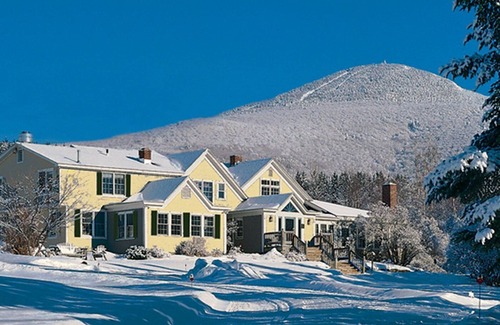 Mendon Apartment | Red Clover Inn Jacuzzi Queen Suite near Killington