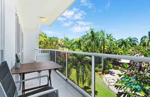 Palm Cove Apartment | Red Cowrie Coral Coast @ Palm Cove