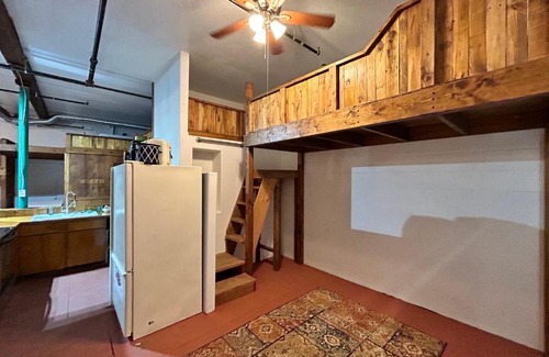 Homer House | Red Door Lodge