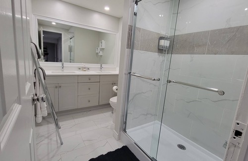 Pickering House | Red Dore - 2 Bedroom Cozy Basement Suite