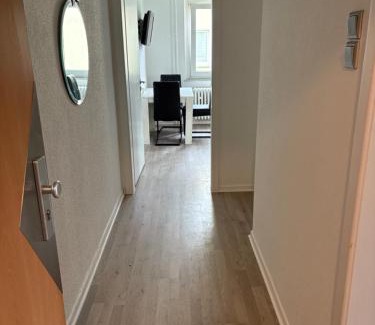 Kamen-Mitte Apartment | Red Dot Apartment Albert