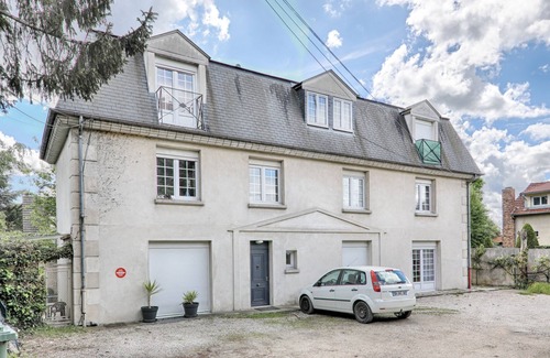L'Hay-les-Roses Apartment | Red Eden - Joli studio, proche jardin roseraie