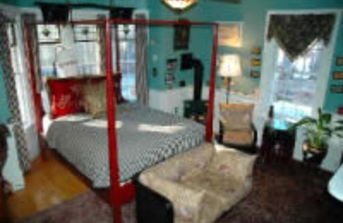 North Conway Bed & Breakfast | Red Elephant Inn Bed and Breakfast