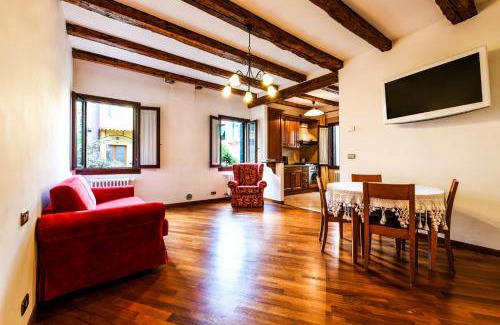 San Polo Apartment | Red Fashion