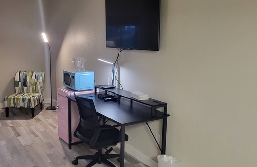 Waverly Hotel | Red Fox Inn and Suites