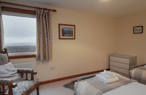Boat of Garten Cottage | Red Fox Lodge - a lodge that sleeps 7 guests in 4 bedrooms