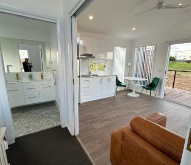 Walcha House | Red Hill Cabin #1 Walcha
