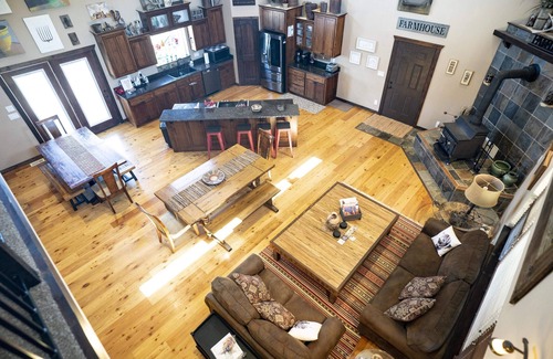 Orderville House | Red Hollow Ranch - Huge Home Sleeps 20