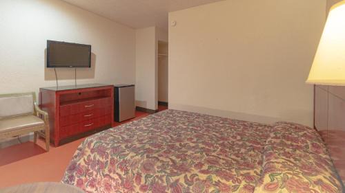 Moraine Hotel | Red Horse Motel Dayton Moraine