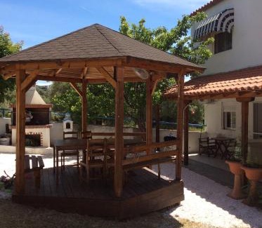 Gerakini House | Red House