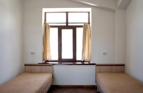 Issyk-Kul Region House | Red House