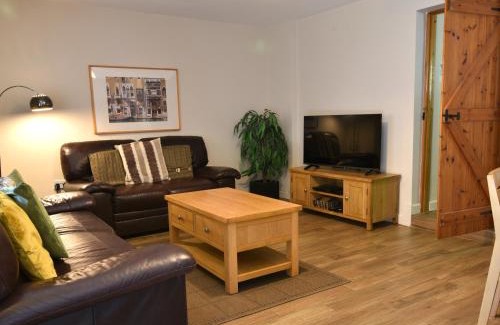 Whitland House | Red Kite