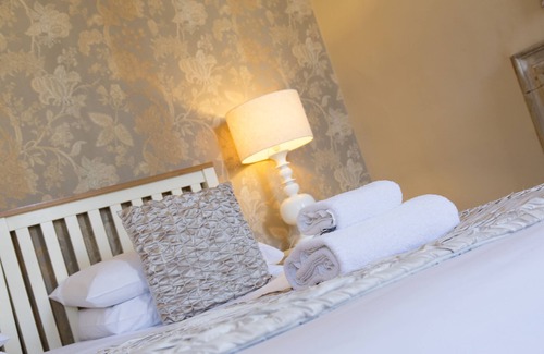 Lacock Hotel | Red Lion - B&B