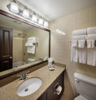 West Bellevue Hotel | Red Lion Hotel Bellevue