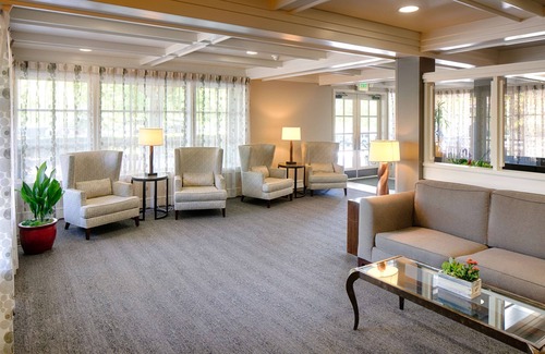 West Bellevue Hotel | Red Lion Hotel Bellevue